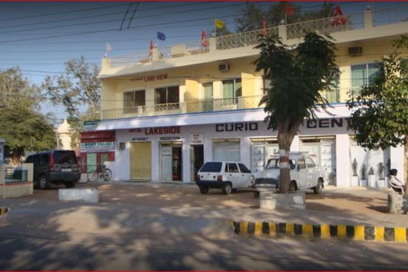 Hotel Lakeside Khajuraho Exterior photo